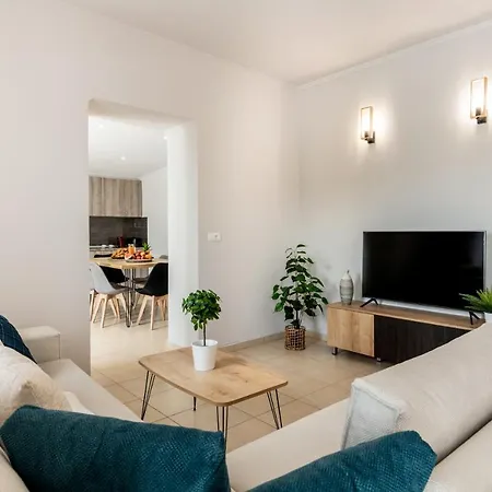 Astoria Villa