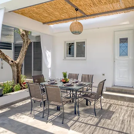 Astoria Villa