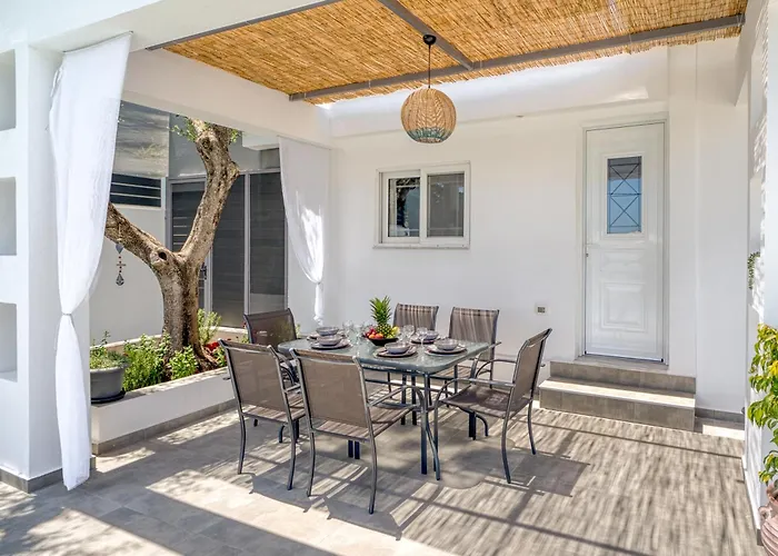 Astoria Villa