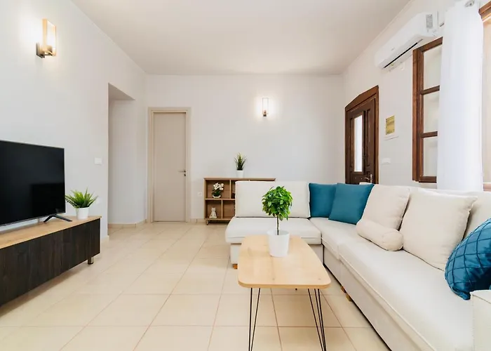 Astoria Villa